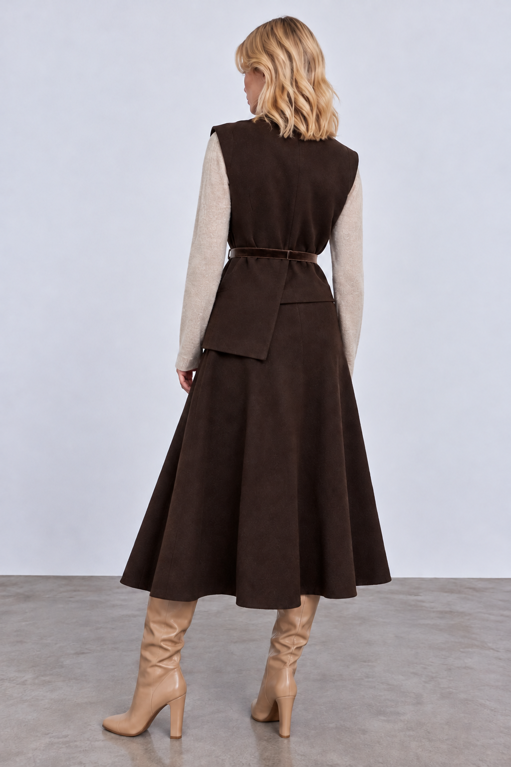 color:BROWN
