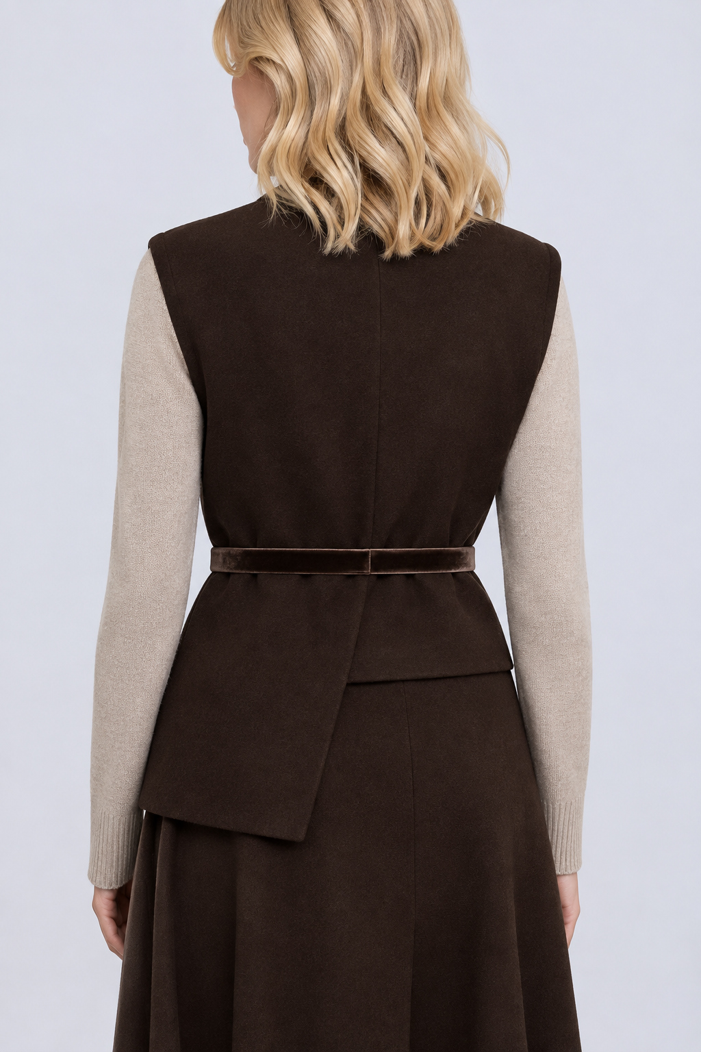 color:BROWN