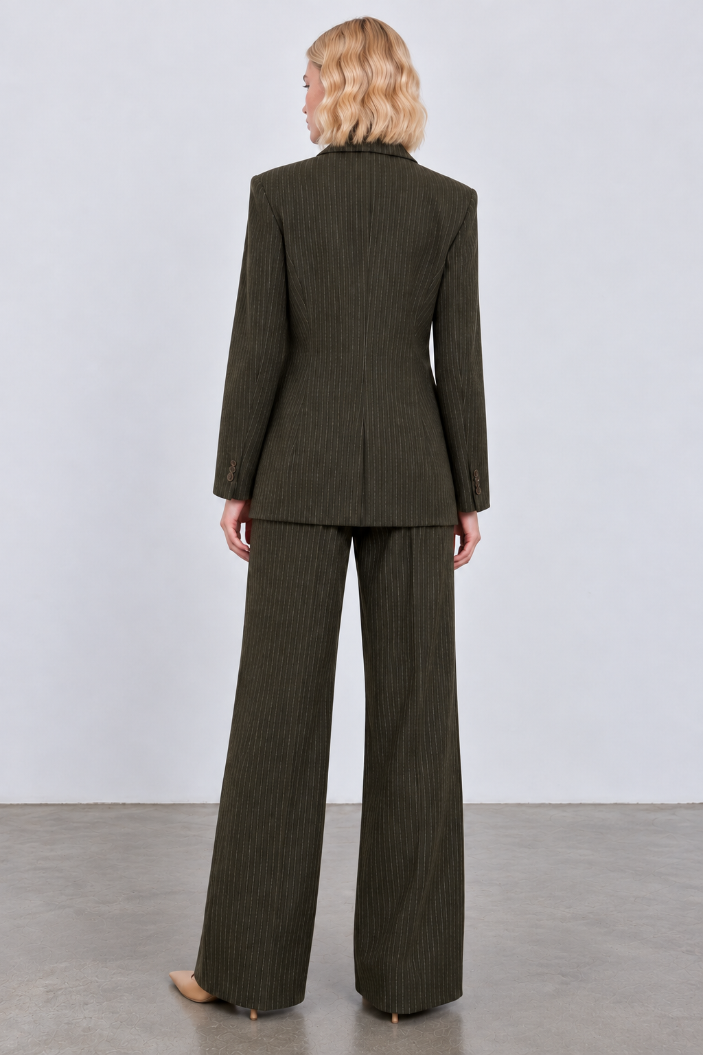 color:KHAKI