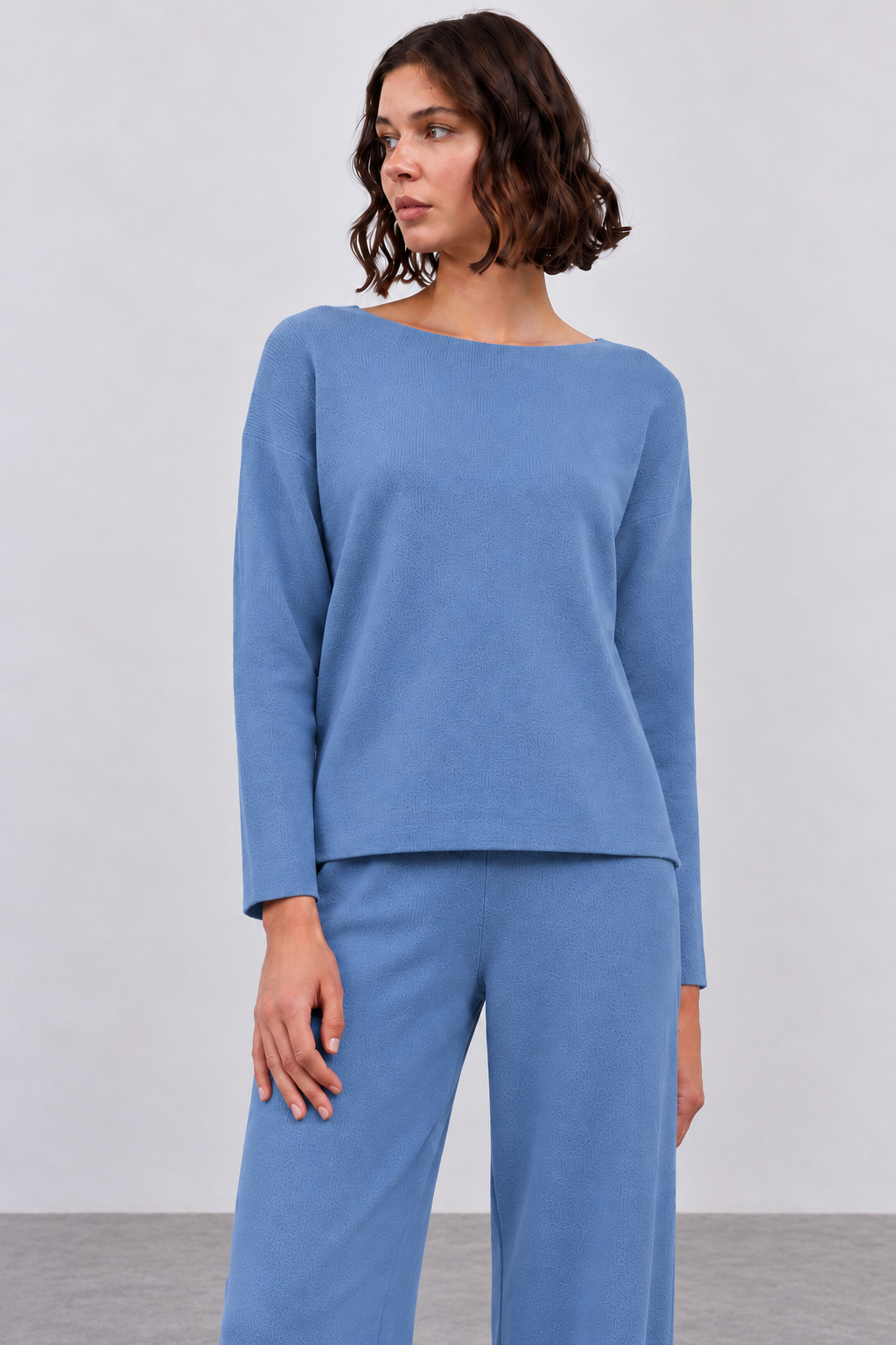 color:Mavi