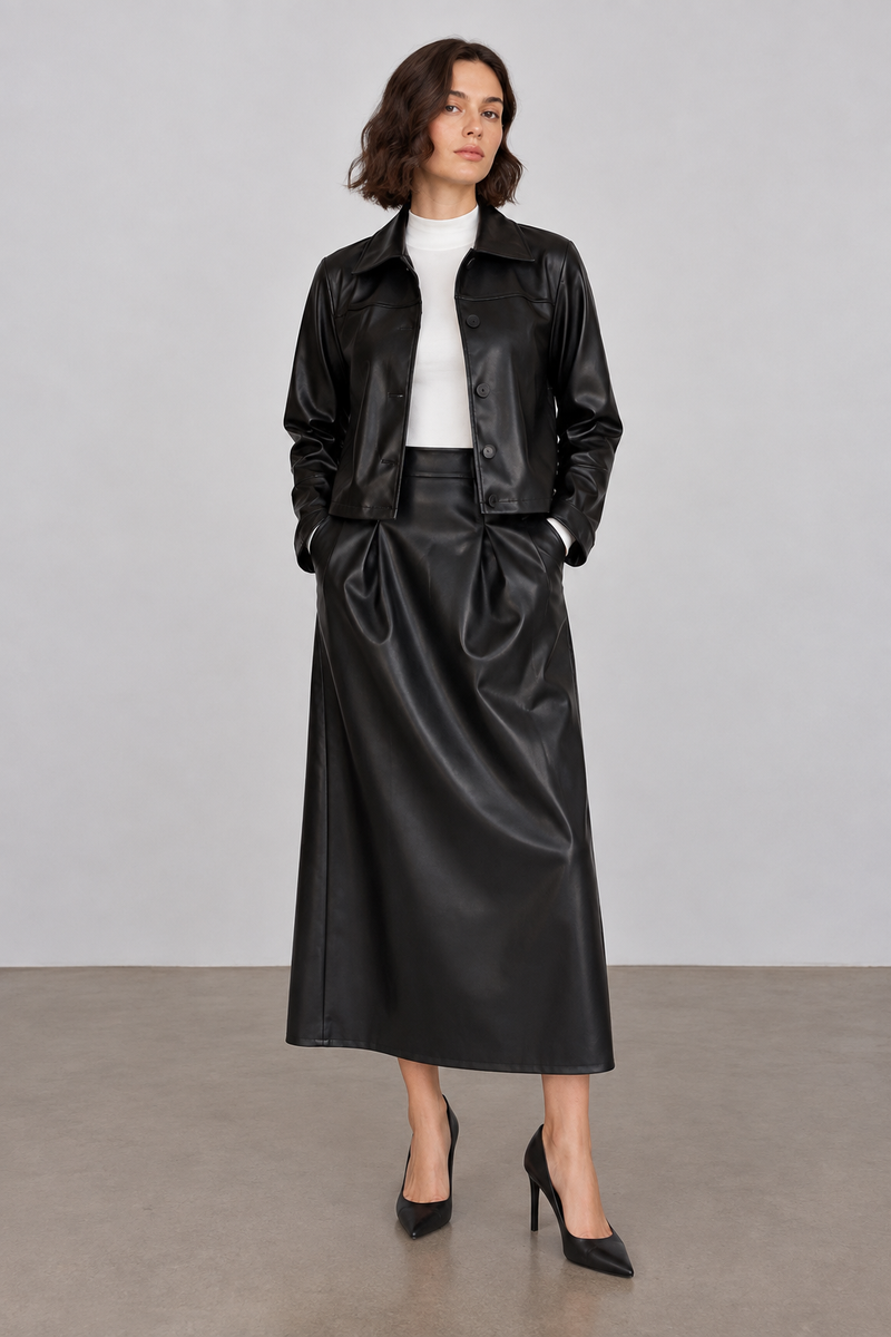 color:BLACK