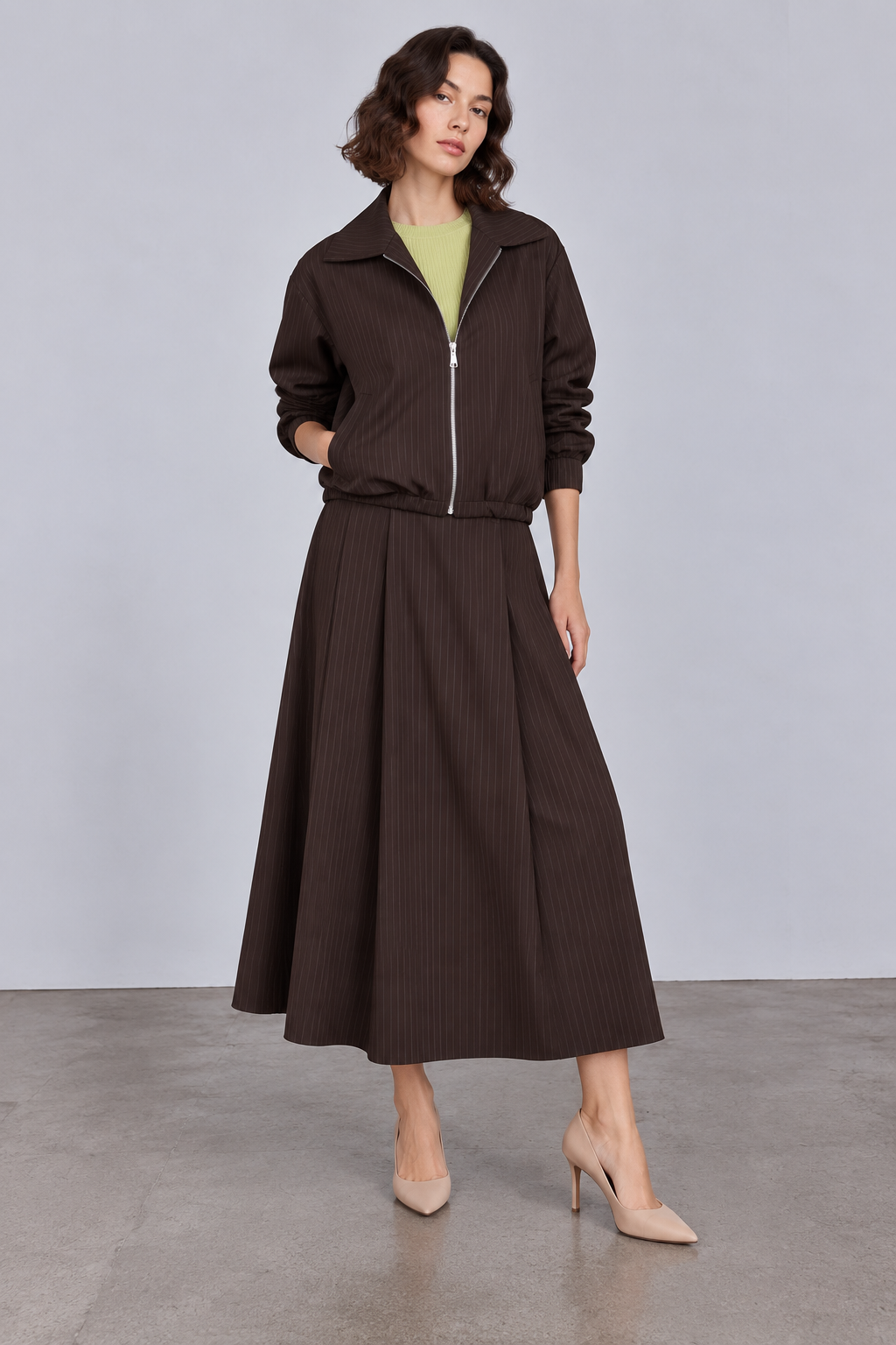 color:CHOCOLATE