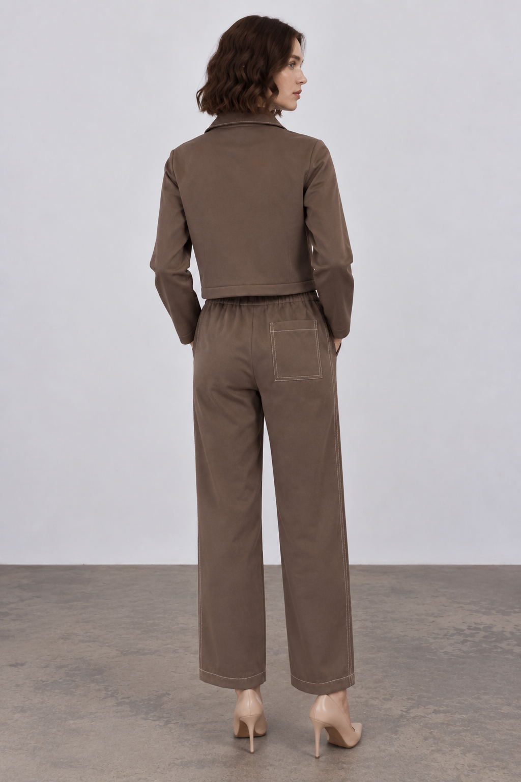 color:CHOCOLATE
