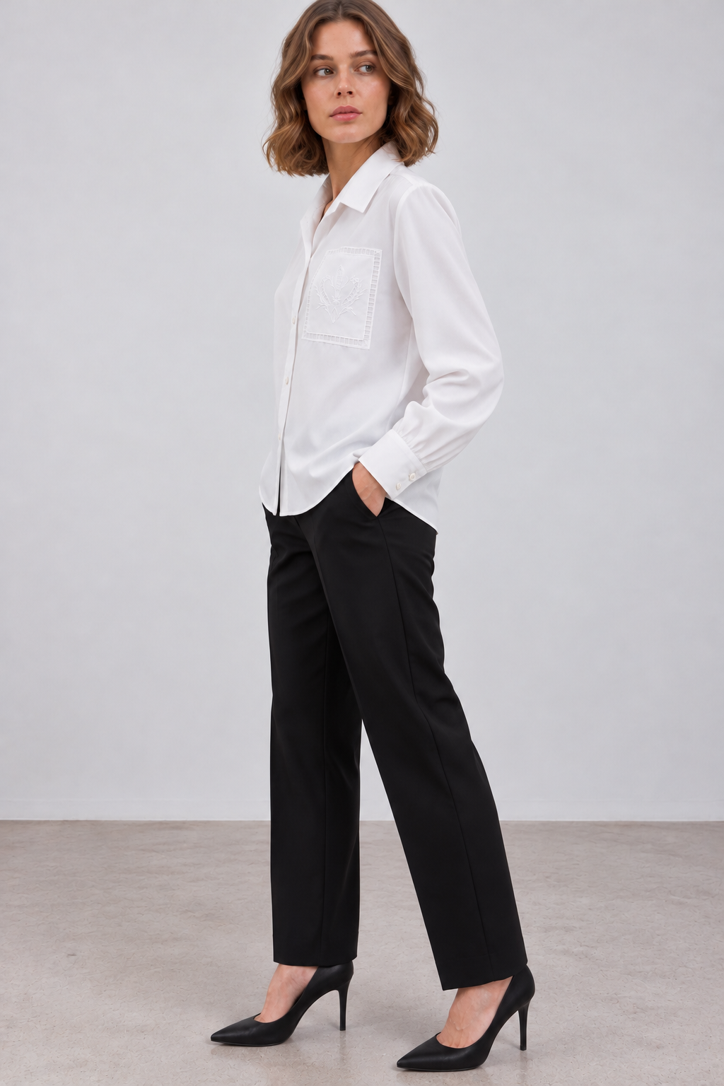 color:OFF WHITE