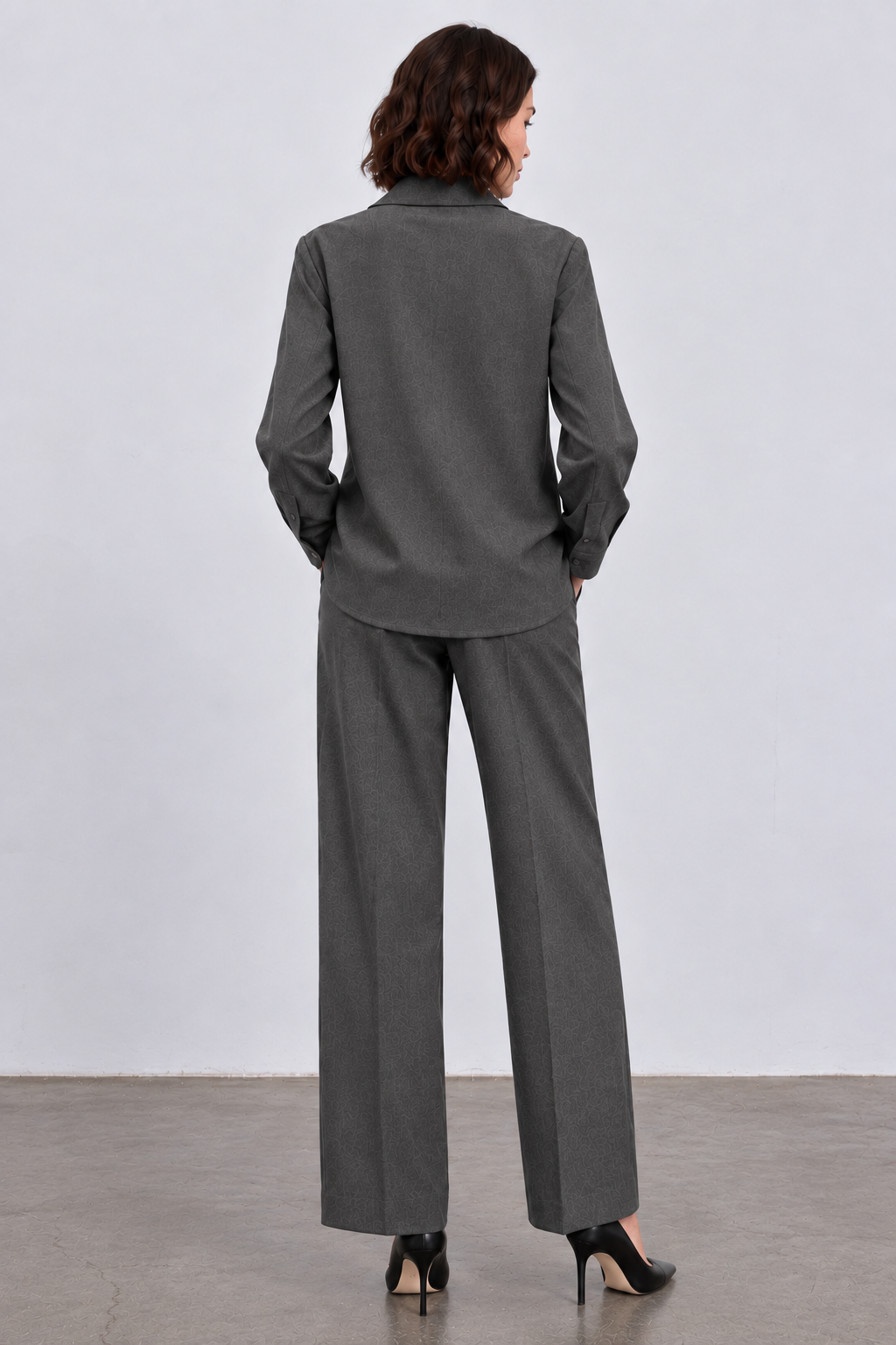 color:DARK GREY