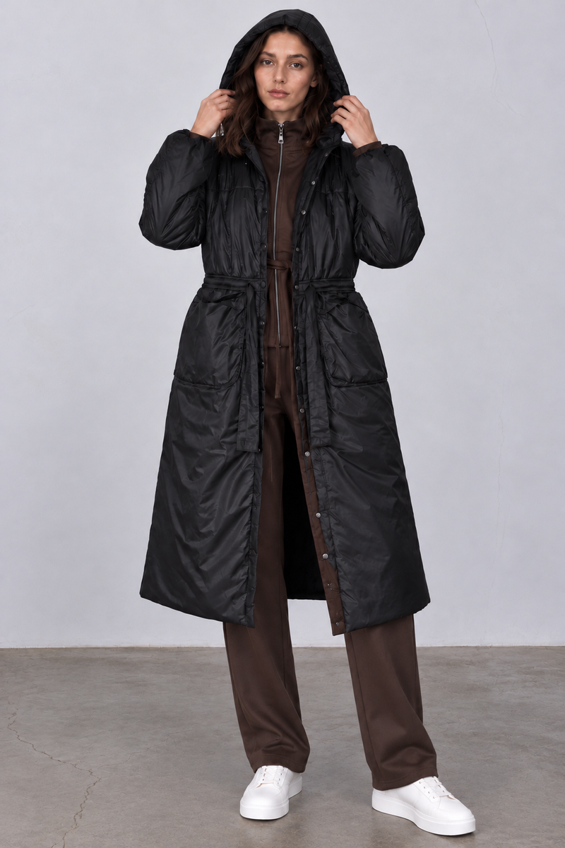 color:BLACK
