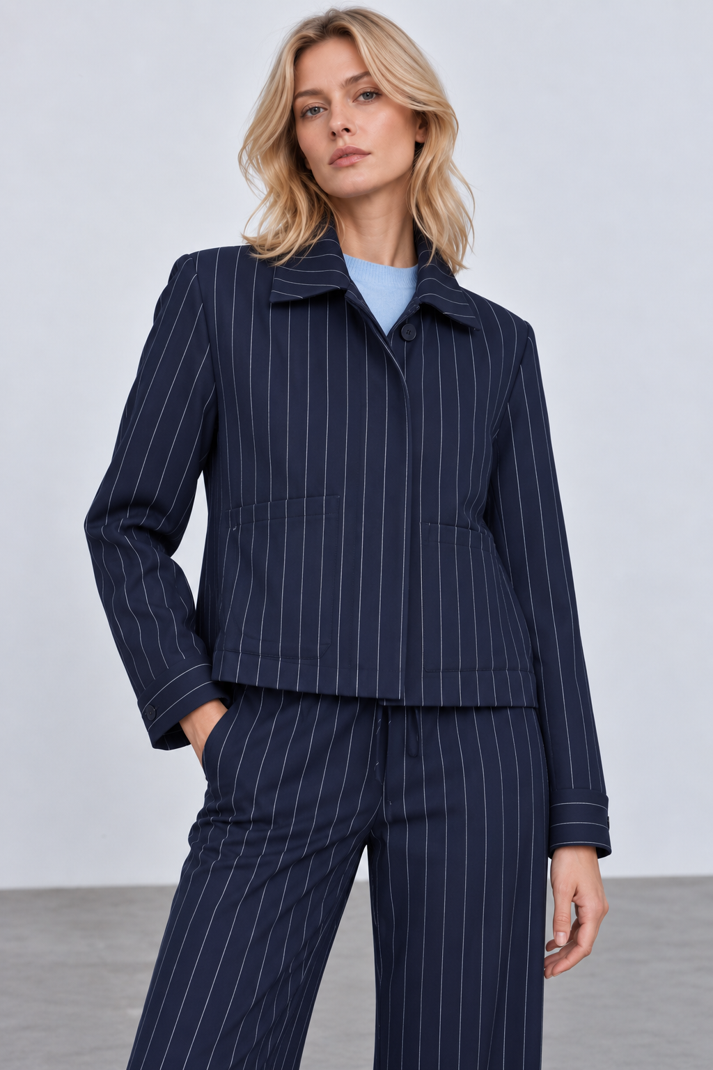 color:INDIGO