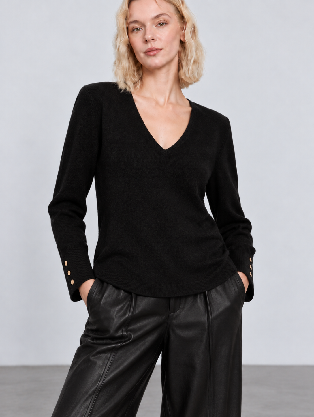 color:BLACK
