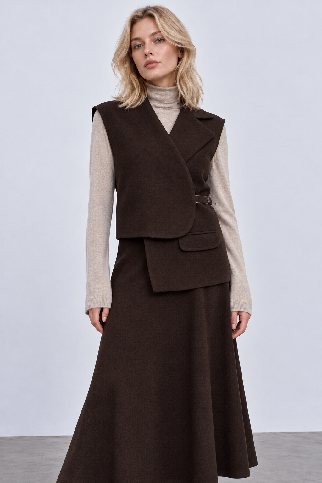 color:BROWN