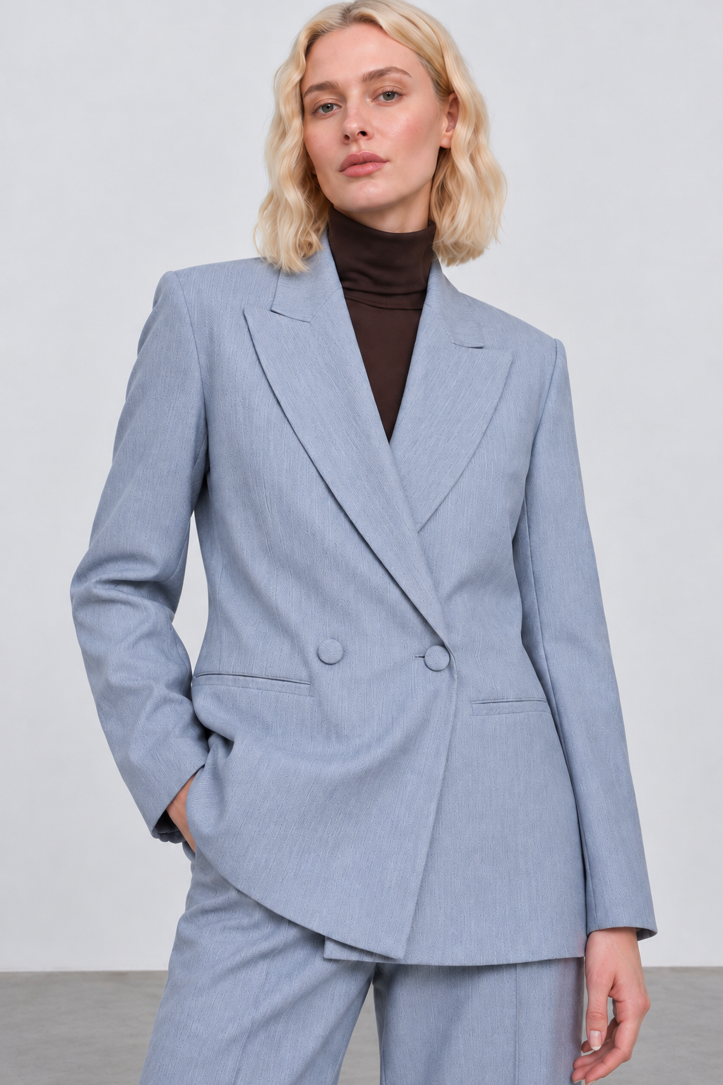 color:ELECTRIC INDIGO