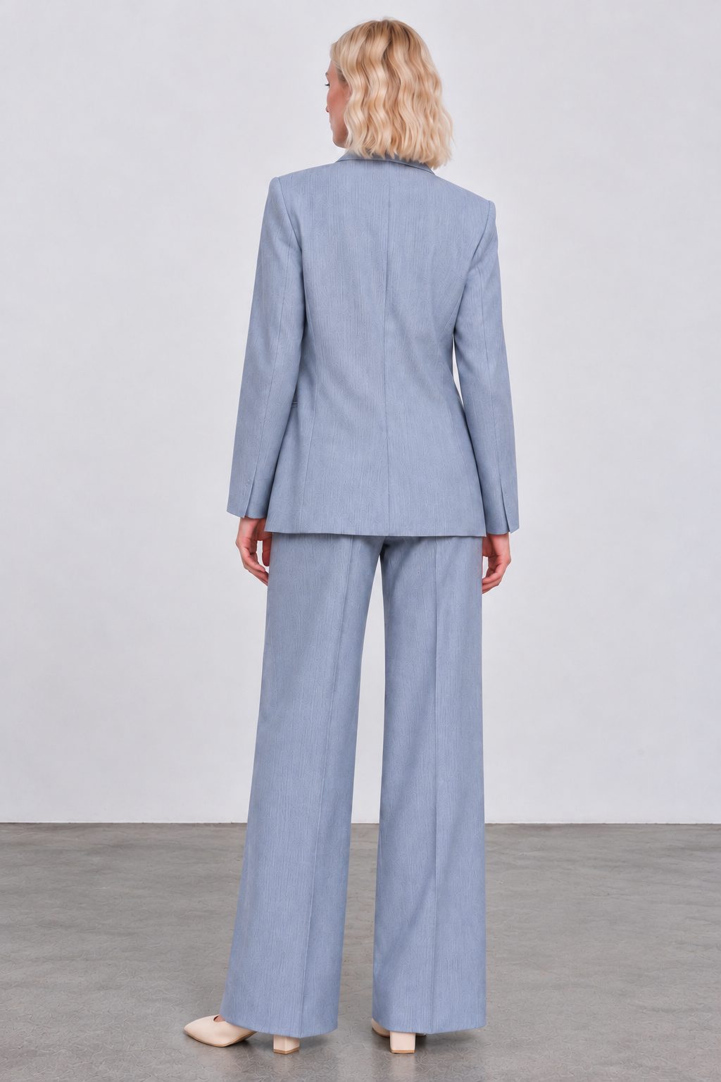 color:ELECTRIC INDIGO