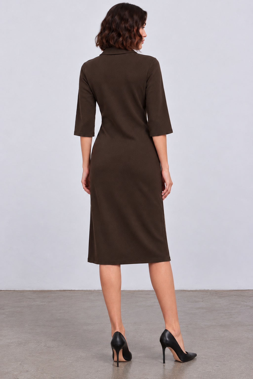 color:BROWN