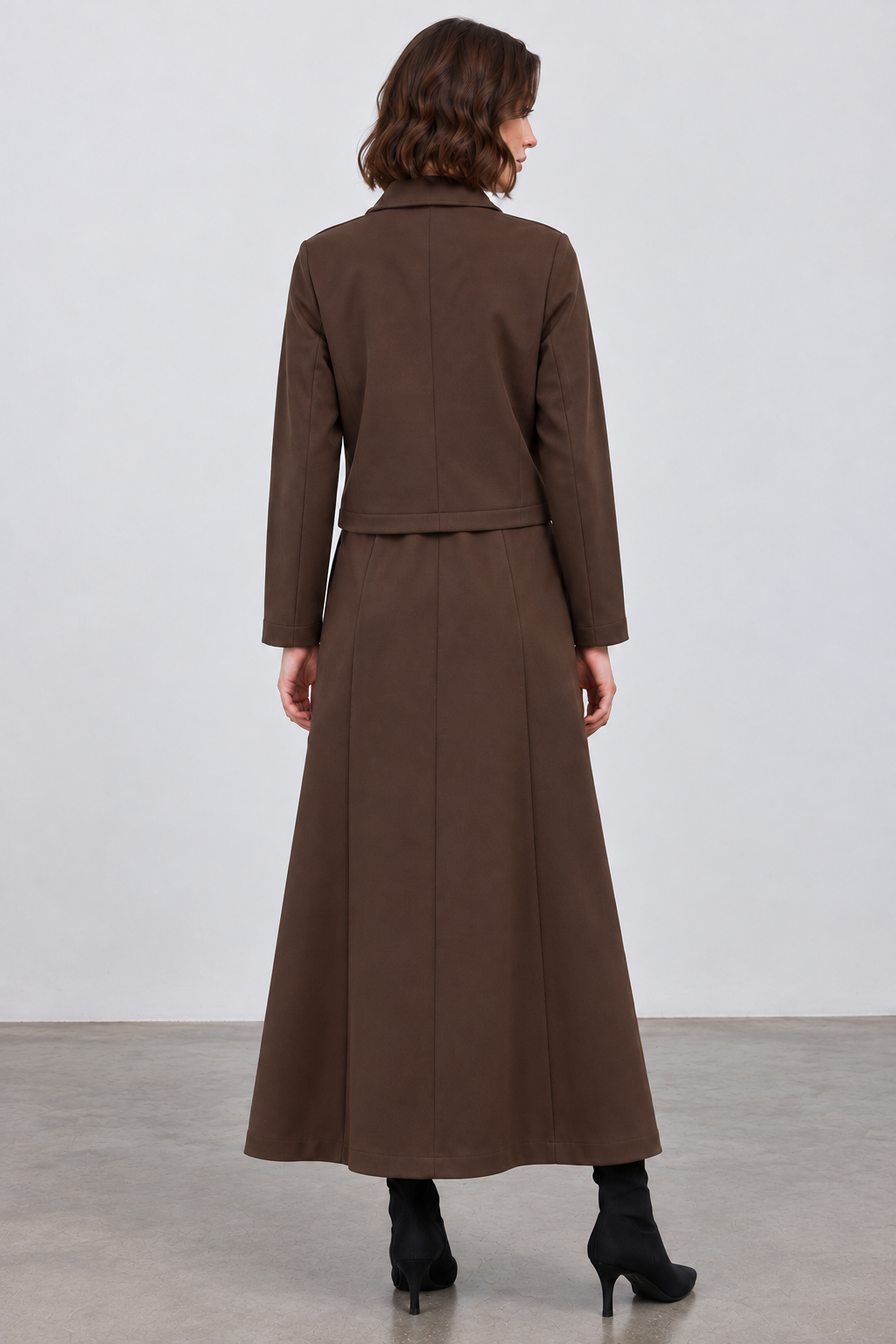 color:CHOCOLATE