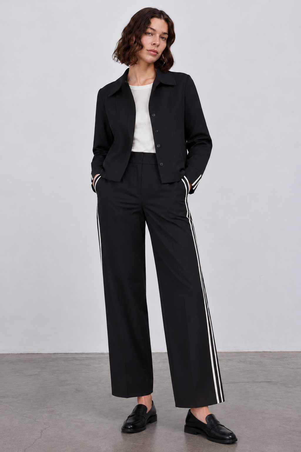 color:BLACK