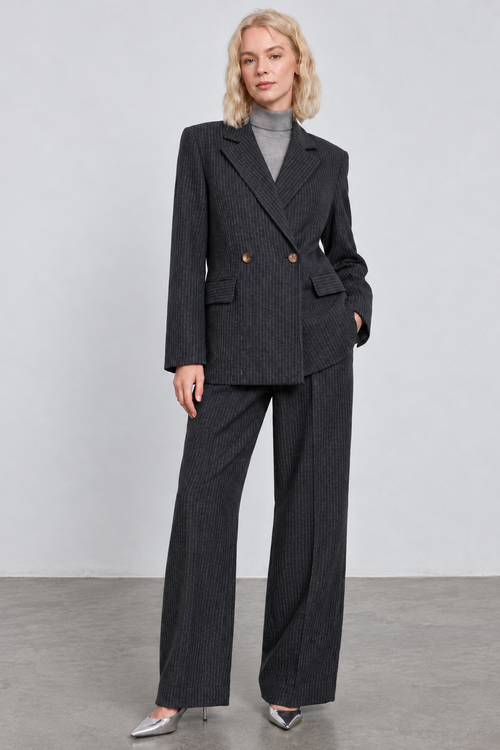 color:NAVY