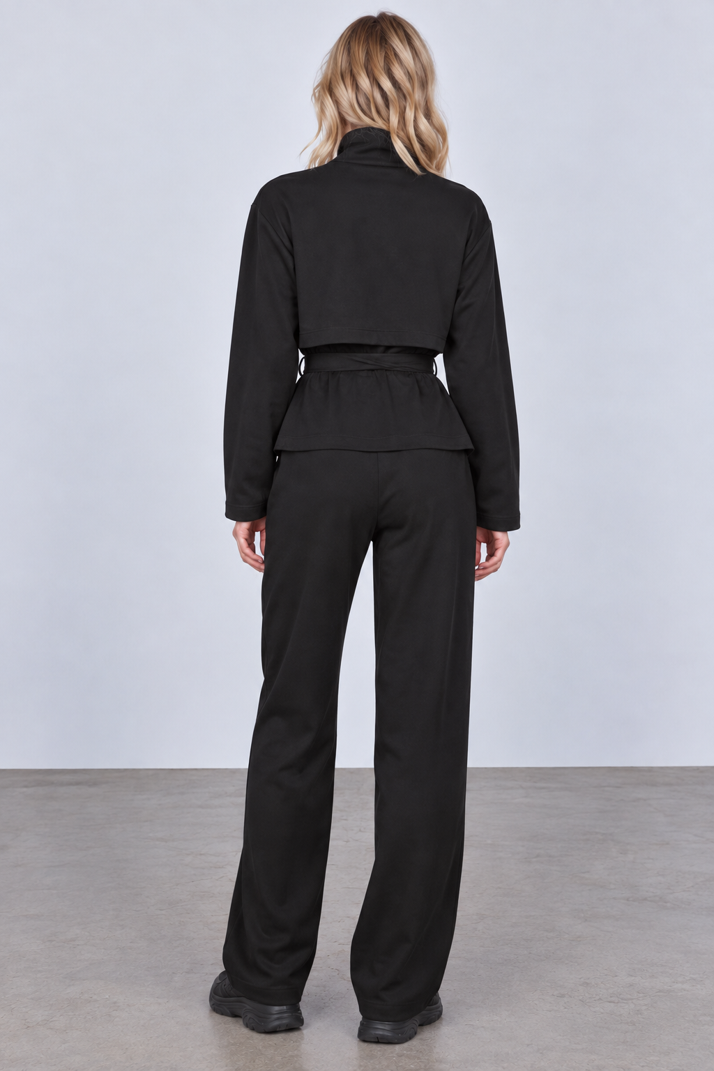 color:BLACK