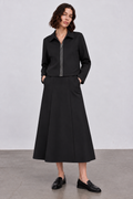 color:BLACK