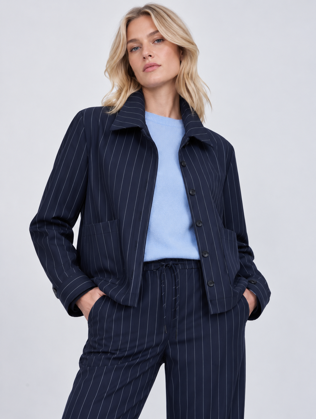 color:INDIGO