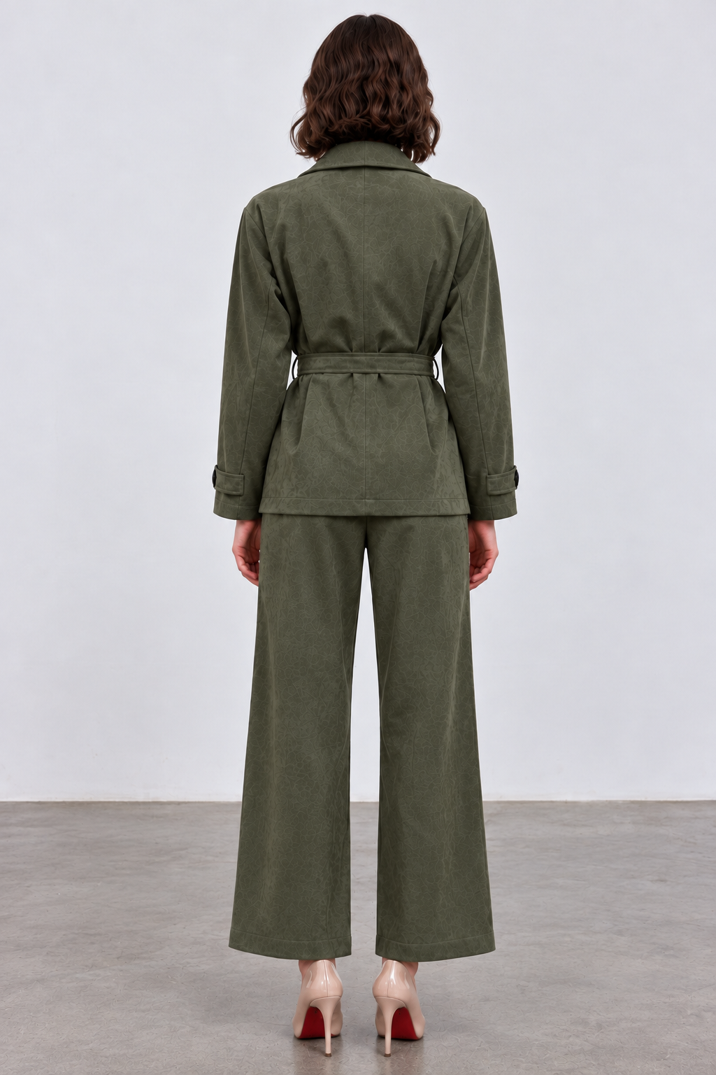 color:KHAKI