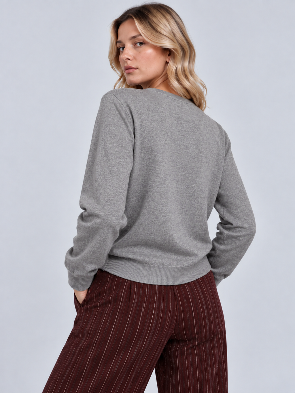 color:GREY