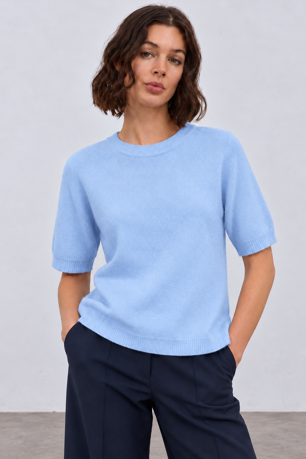 color:Mavi