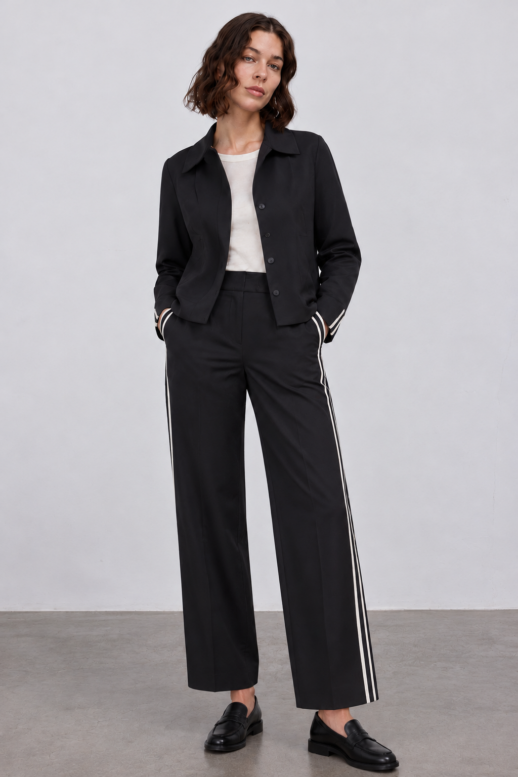 color:BLACK