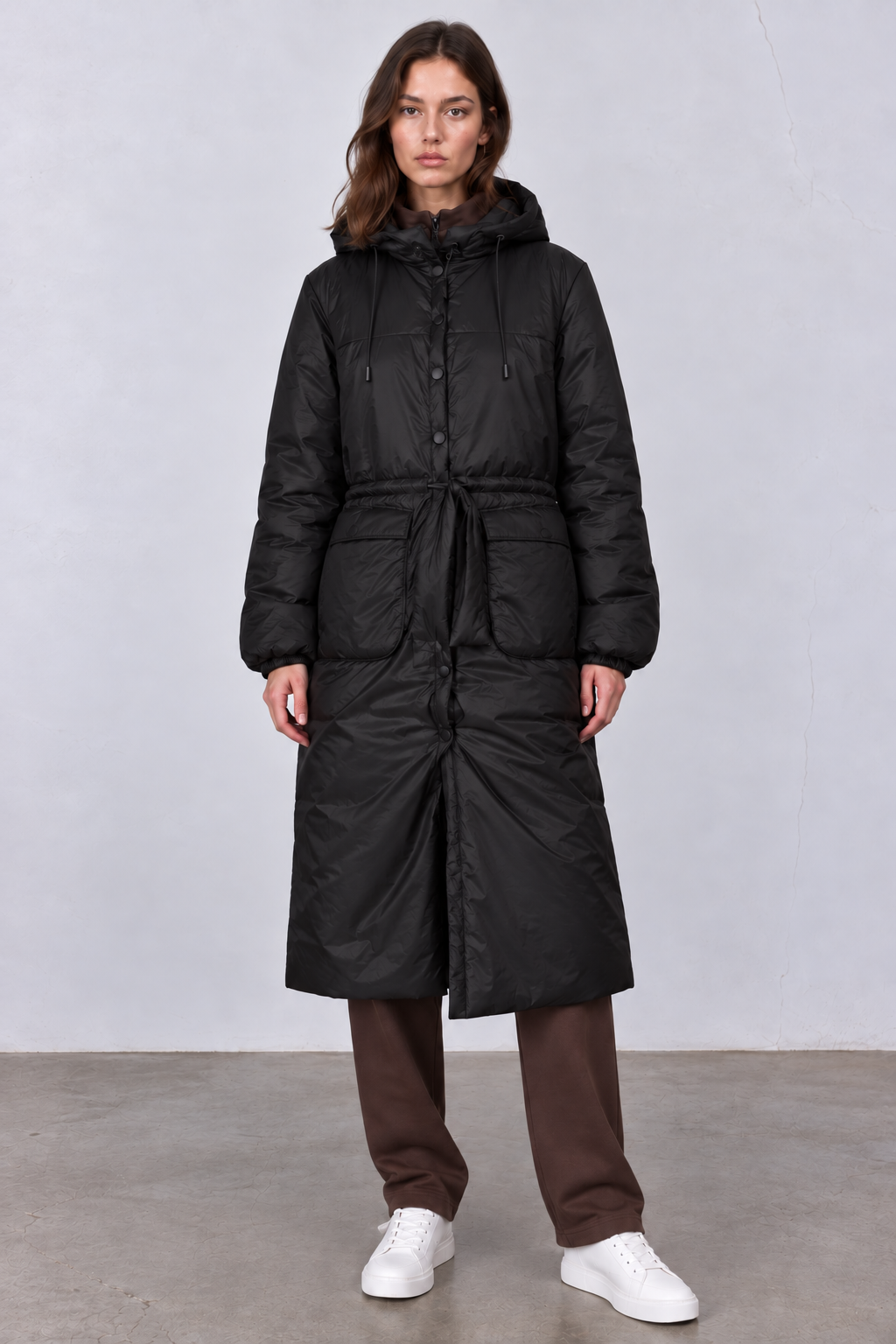 color:BLACK